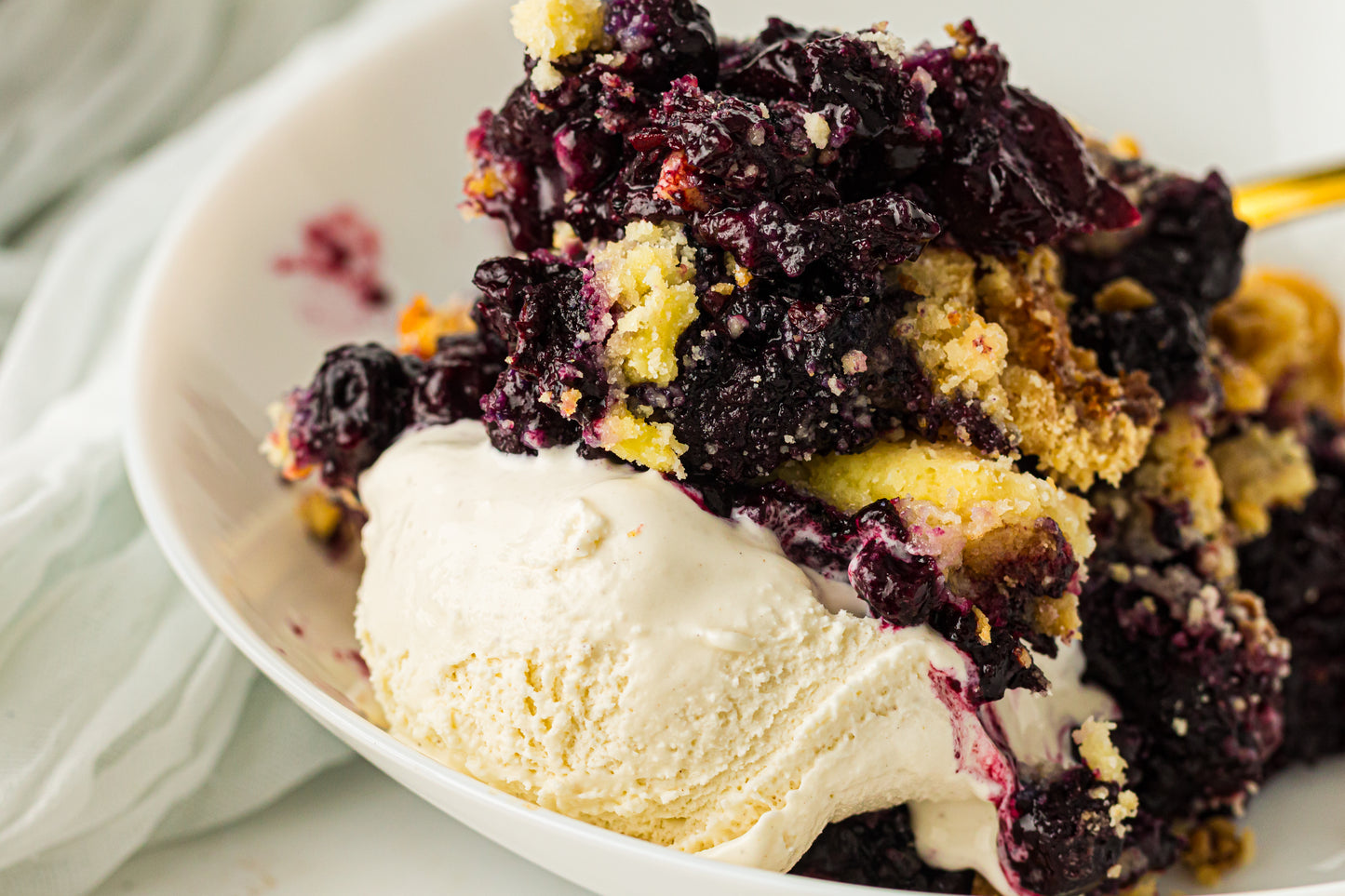 PLR Berry Dump Cake recipe