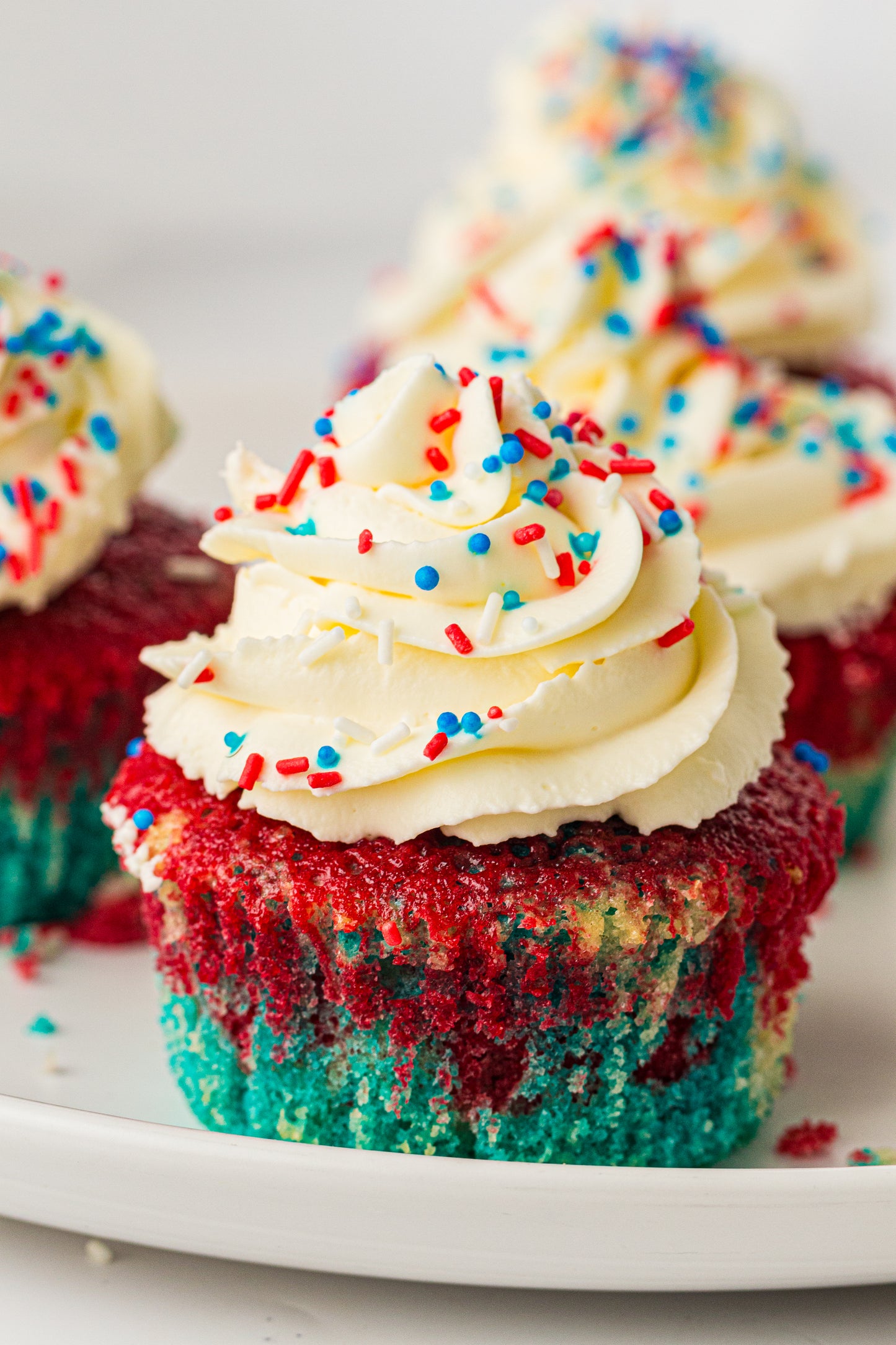 4th of July Tie-Dye Cupcakes – PLR Recipe