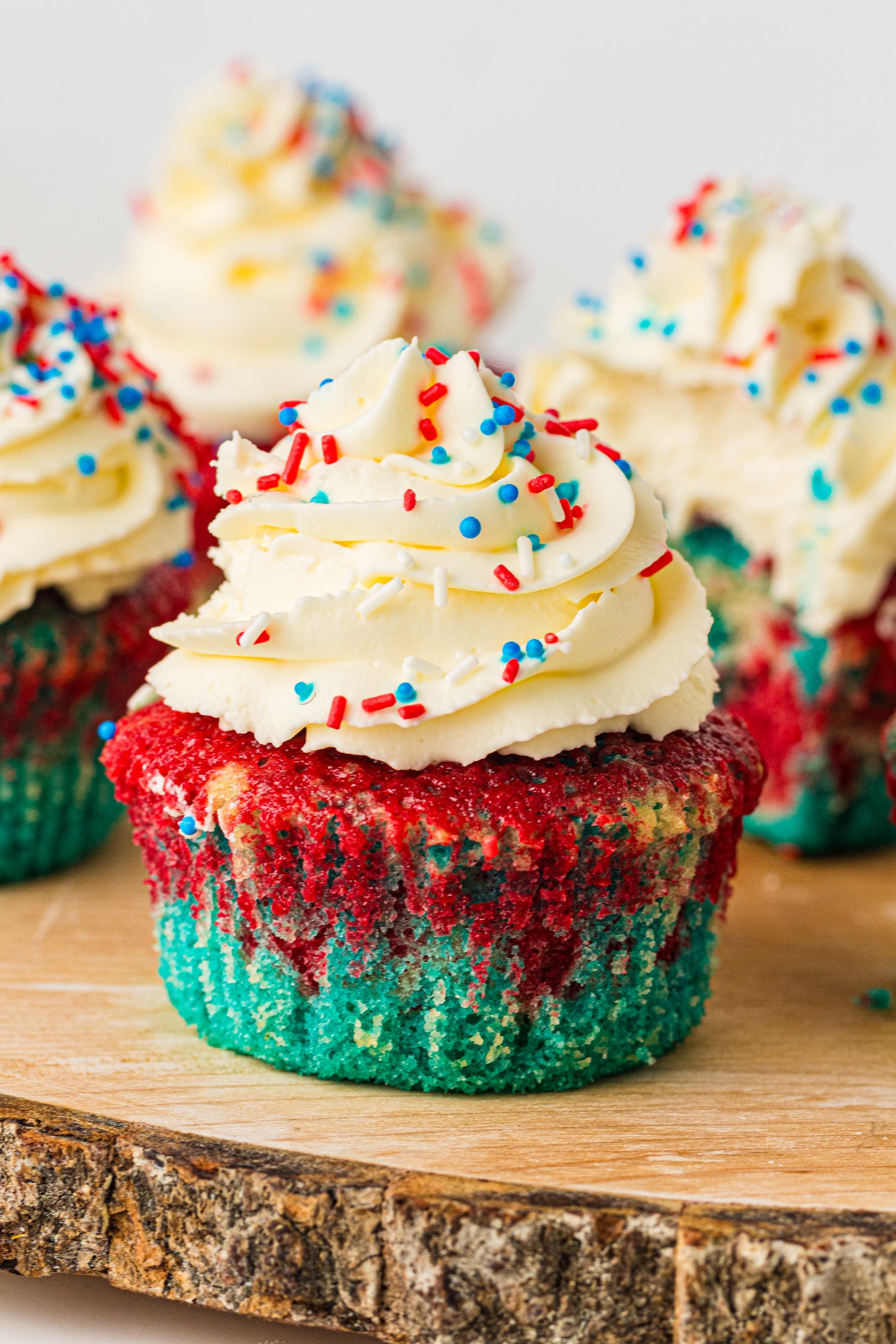 4th of July Tie-Dye Cupcakes – PLR Recipe