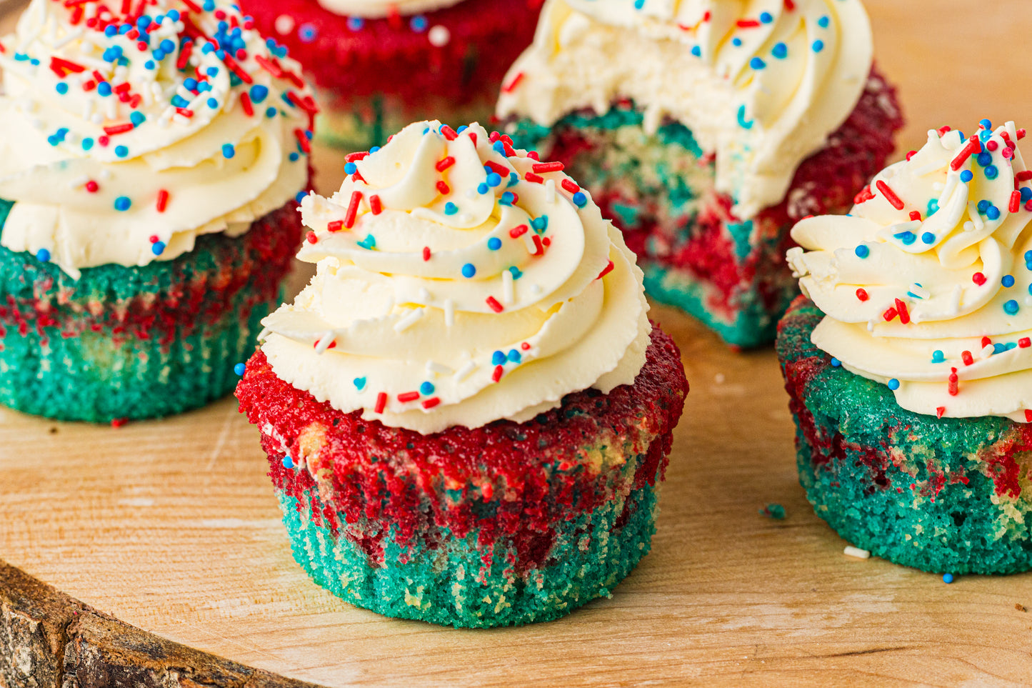 4th of July Tie-Dye Cupcakes – PLR Recipe