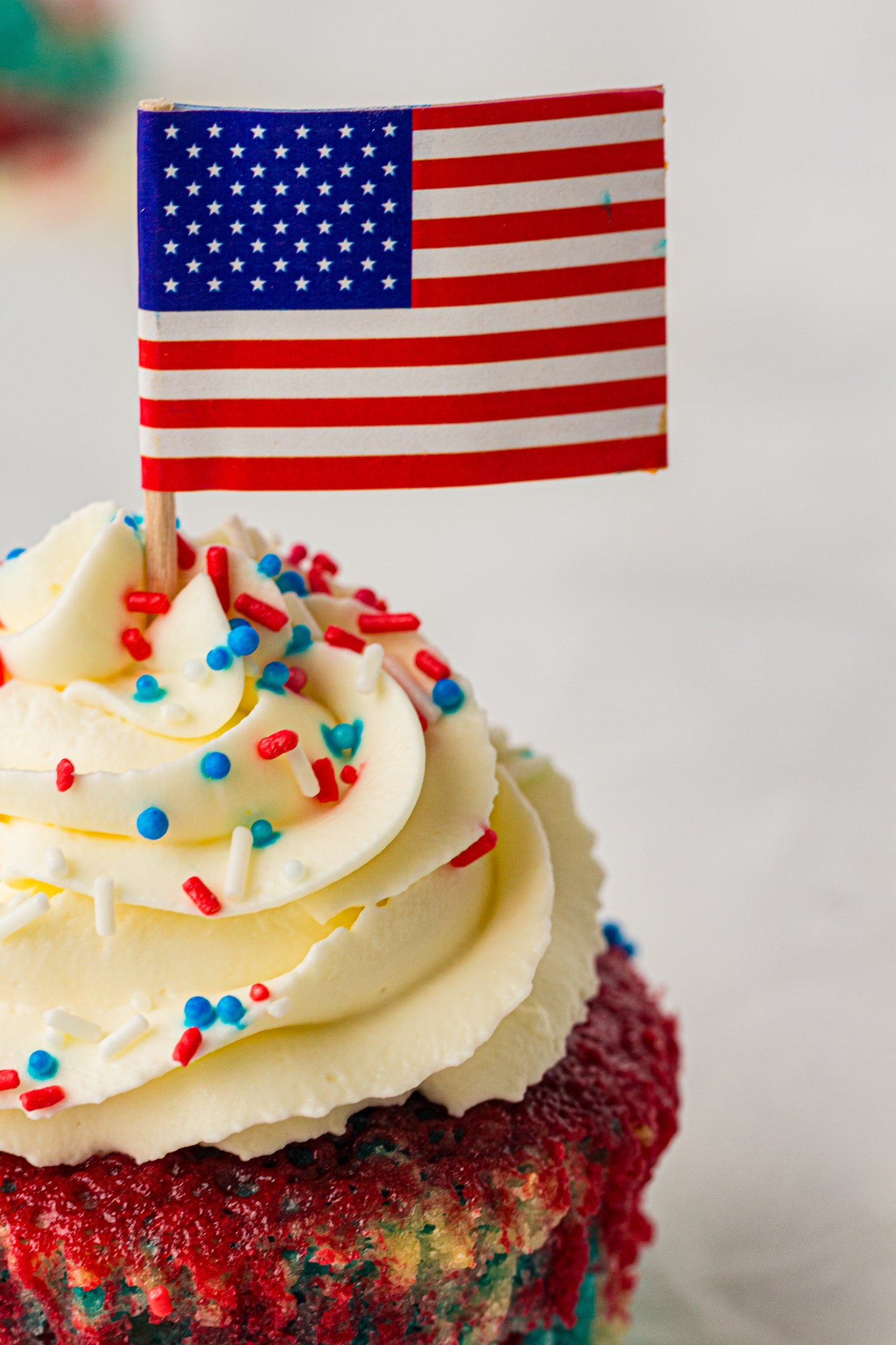 4th of July Tie-Dye Cupcakes – PLR Recipe
