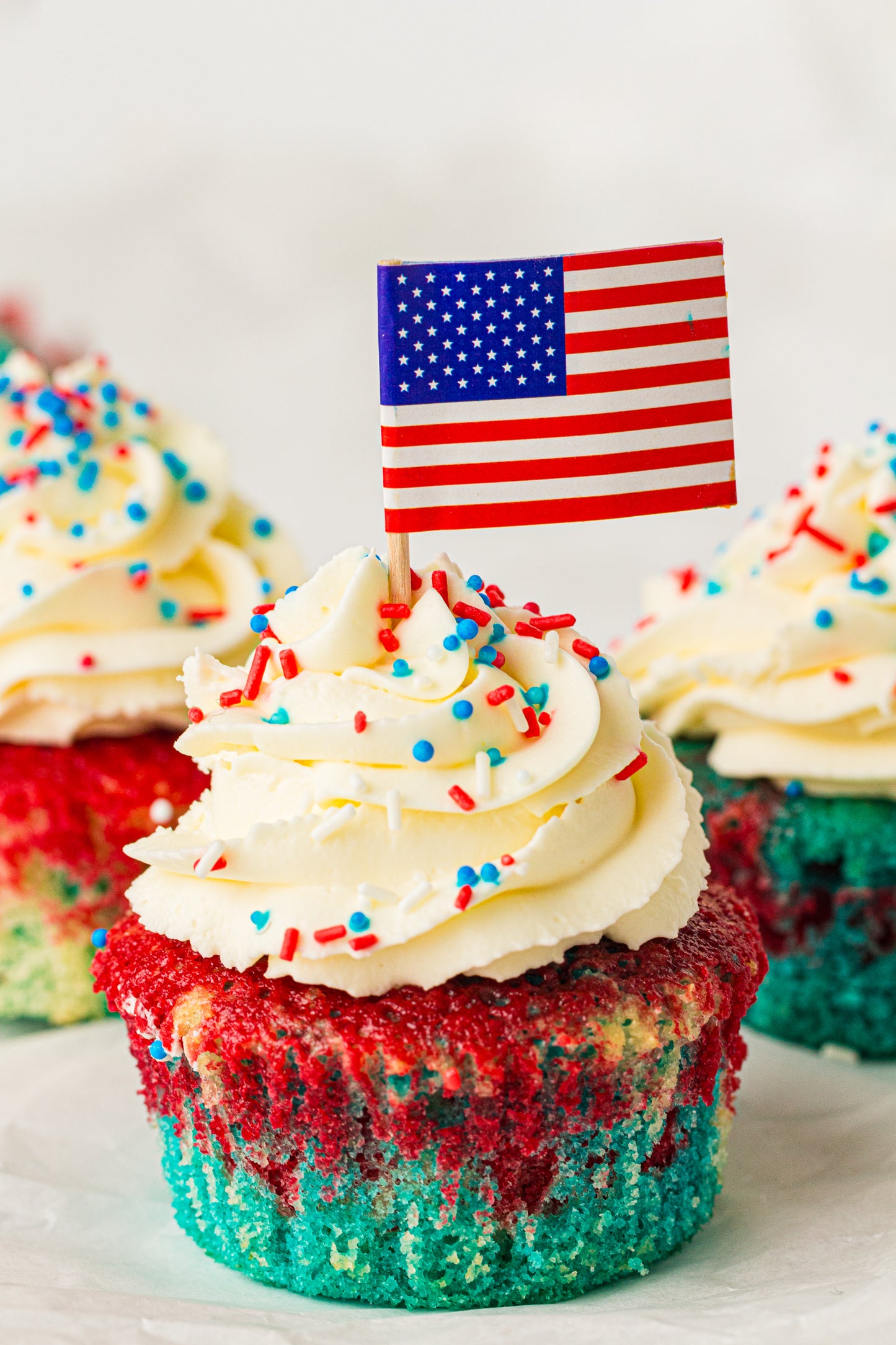 4th of July Tie-Dye Cupcakes – PLR Recipe