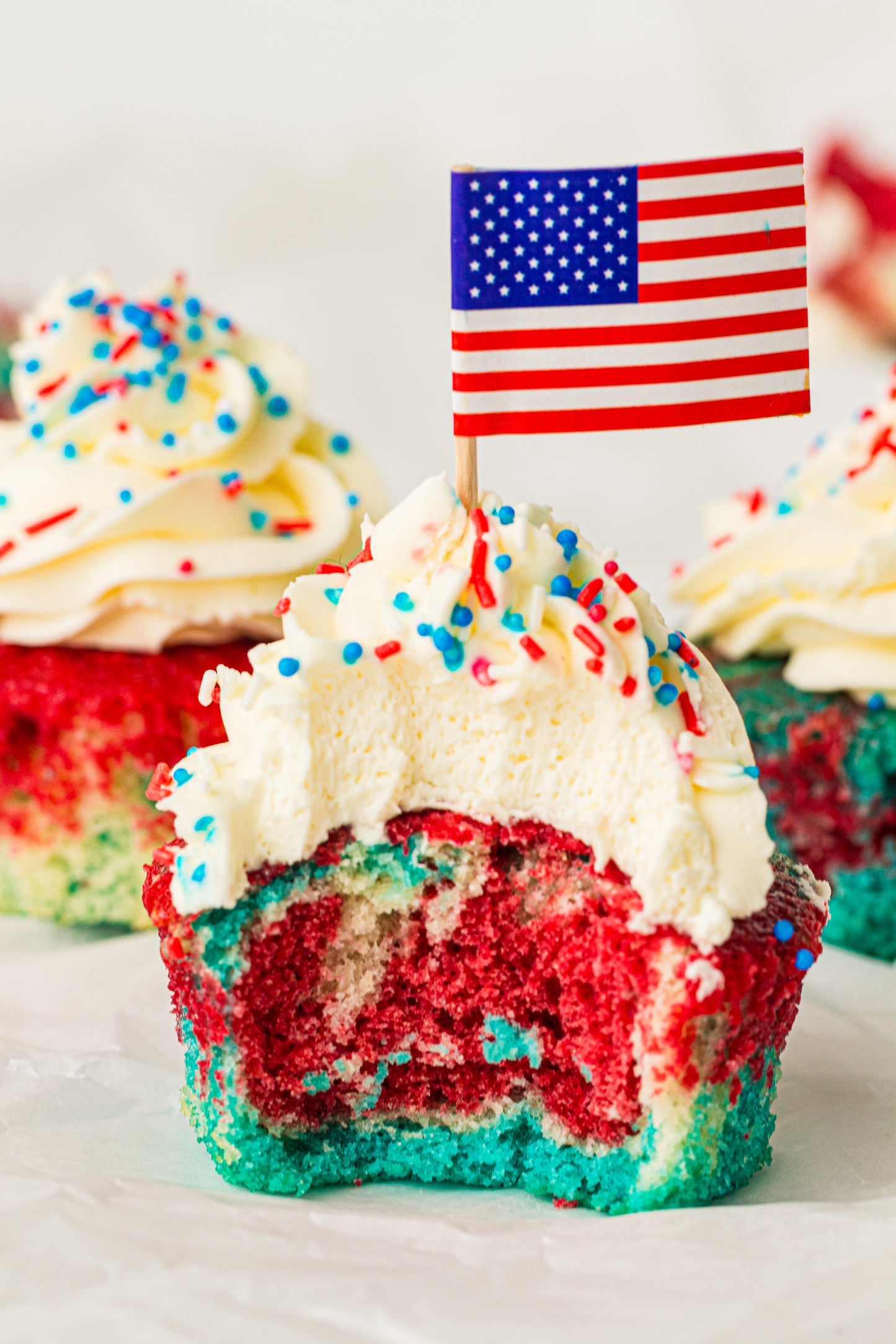 4th of July Tie-Dye Cupcakes – PLR Recipe