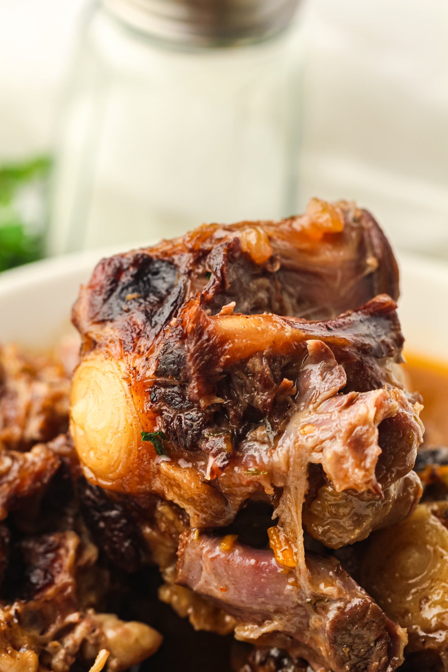 Slow Cooker Oxtails Recipe
